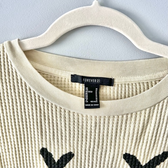 Forever 21 Smiley Face Graphic Cropped Waffle Knit Top | Cream | Size M - Picture 4 of 5